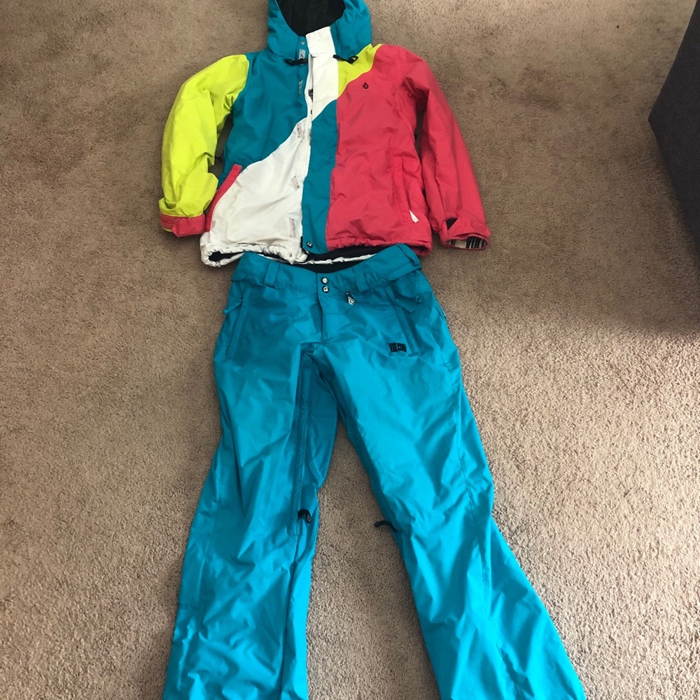 VOLCOM WOMENS SNOWBOARDING SET